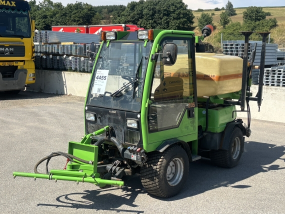 HOLDER C245 traktor kolový KROPIČKA, ZAMETÁK, ZIMNÍ ÚDRŽBA