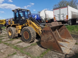 kolový nakladač CATERPILLAR 930H
