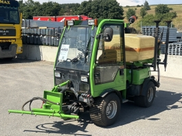 HOLDER C245 traktor kolový KROPIČKA, ZAMETÁK, ZIMNÍ ÚDRŽBA