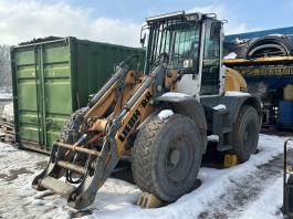 LIEBHERR L 514 kolový nakladač - OLEJ VE VODĚ